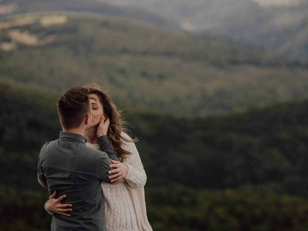 capyture-wedding-photographer-destination-nature-engagement-session-39