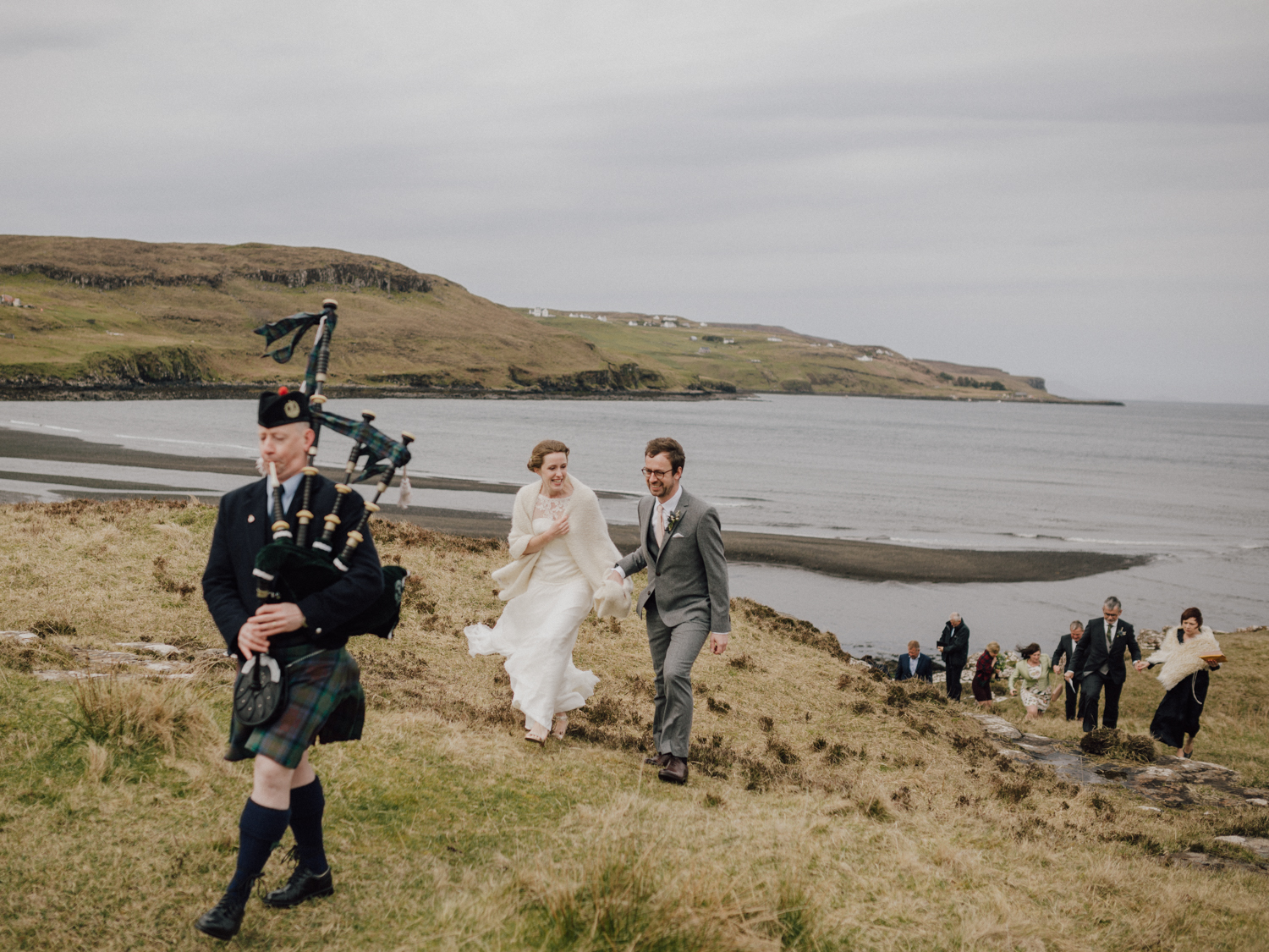 capyture-wedding-photographer-destination-nature-intimate-wedding-isle-of-skye-scotland-460