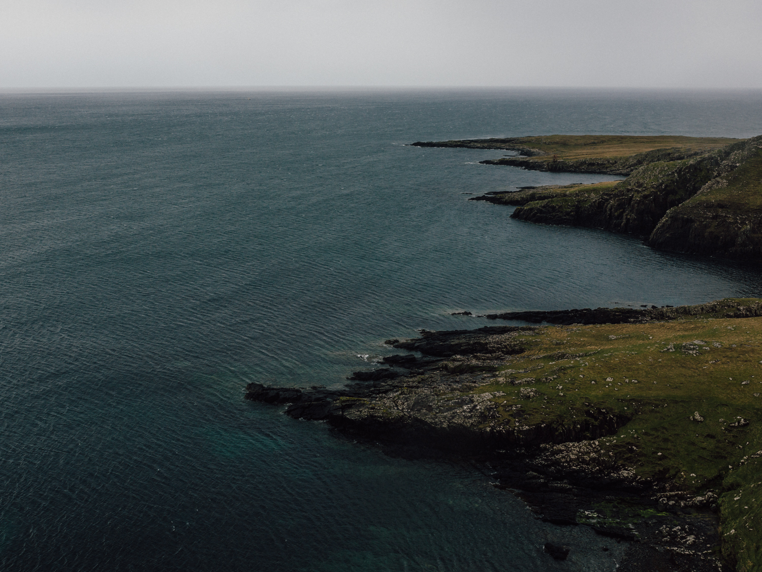 capyture-wedding-photographer-destination-nature-intimate-wedding-isle-of-skye-scotland-871