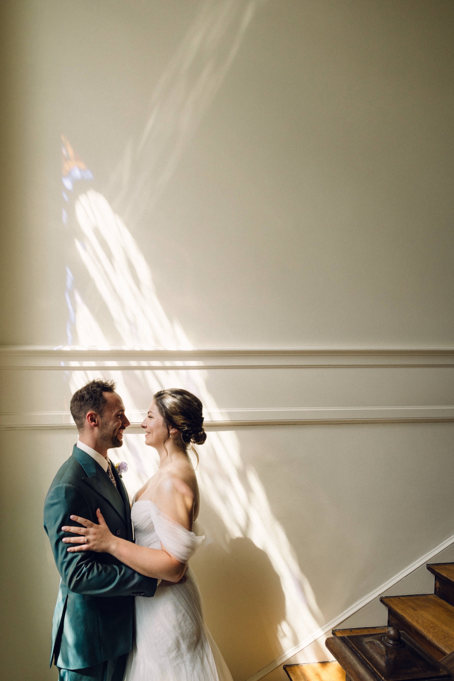 Photographe mariage Alsace – portrait des mariés dans une lumière douce et naturelle