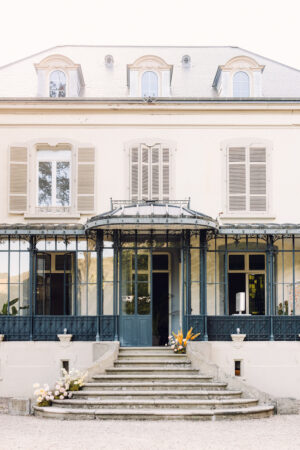 façade élégante de la Villa des Hêtres Pourpres avec verrière